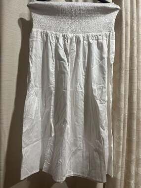 Wild Fable Women's Smocked-Waist White Poplin Midi Skirt
C5
